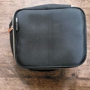 Beauty Box Black Rose Gold Zipper Makeup Bag